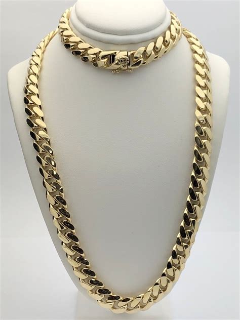 cuban chain necklace.